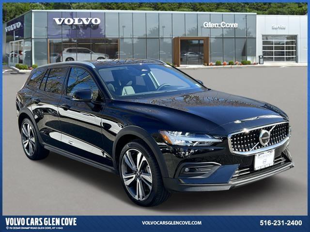 2023 Volvo V60 Cross Country