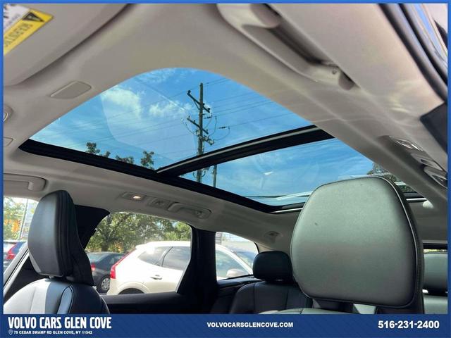 Photo of 2025 Onyx Black Metallic Volvo XC60