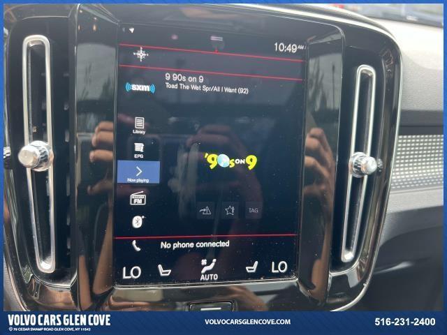 Photo of 2022 Thunder Gray Metallic Volvo XC40