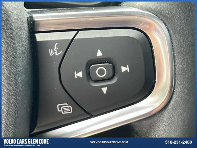Photo of 2022 Thunder Gray Metallic Volvo XC40