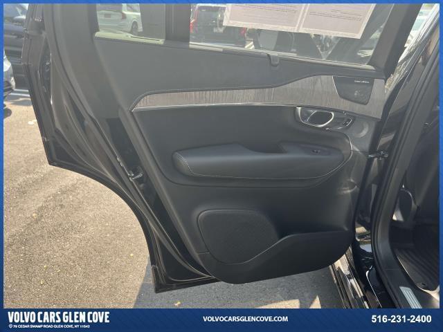 Photo of 2023 Onyx Black Metallic Volvo XC90 Recharge Plug-In Hybrid