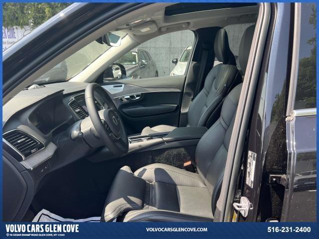 Photo of 2023 Onyx Black Metallic Volvo XC90 Recharge Plug-In Hybrid