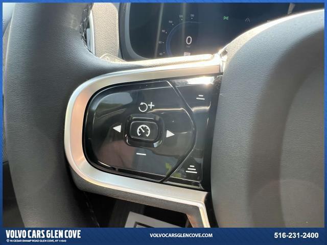 Photo of 2023 Onyx Black Metallic Volvo XC90 Recharge Plug-In Hybrid