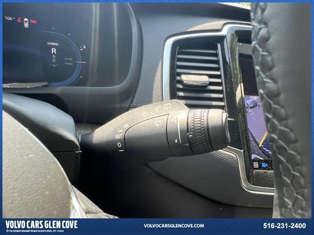 Photo of 2023 Onyx Black Metallic Volvo XC90 Recharge Plug-In Hybrid