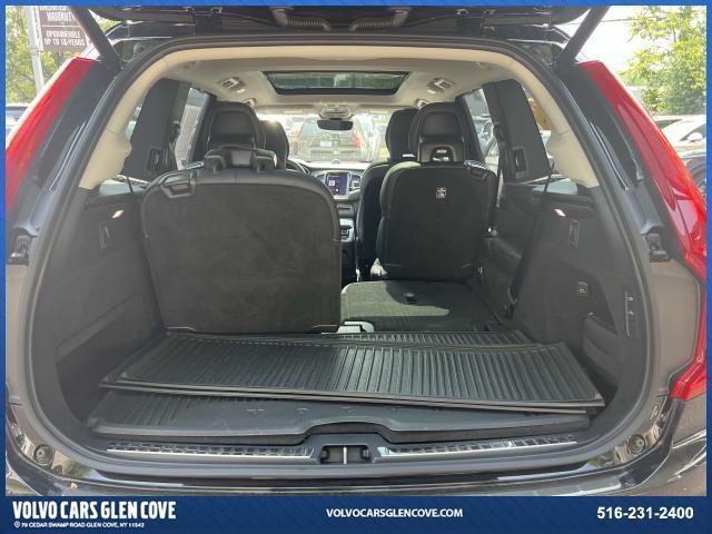 Photo of 2023 Onyx Black Metallic Volvo XC90 Recharge Plug-In Hybrid