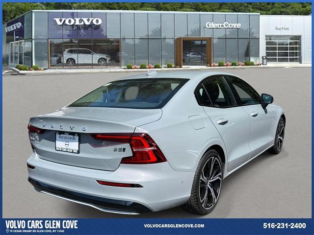 Photo of 2025 Metallic Volvo S60
