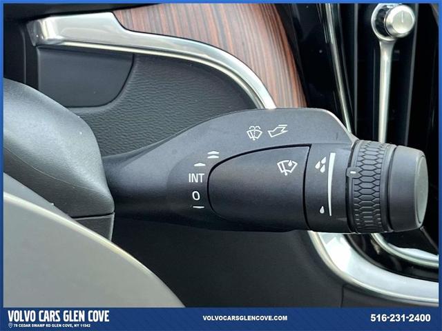 Photo of 2025 Metallic Volvo S60