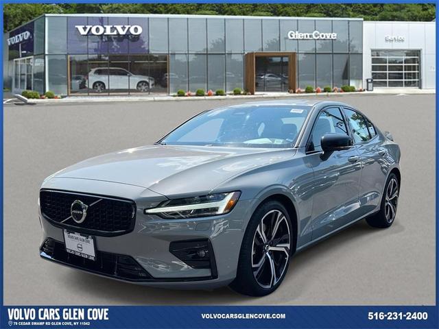 Photo of 2025 Metallic Volvo S60