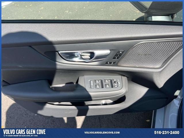 Photo of 2025 Metallic Volvo S60