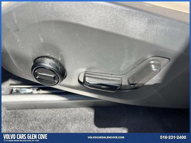 Photo of 2025 Mulberry Red Volvo XC90