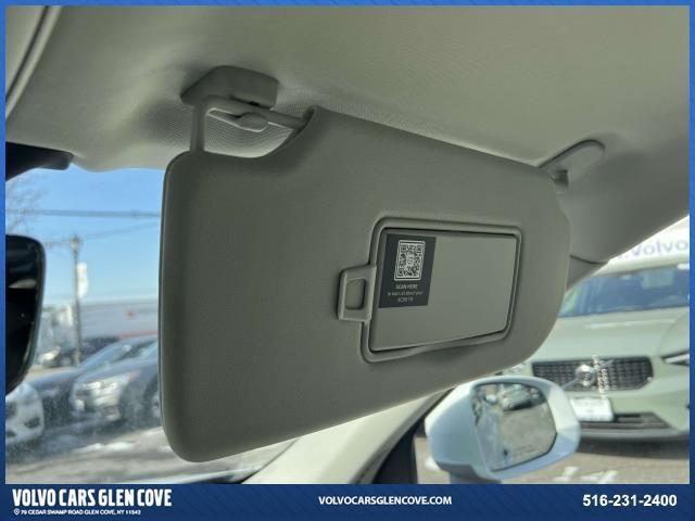 Photo of 2025 Crystal White Pearl Volvo XC90 Plug-In Hybrid
