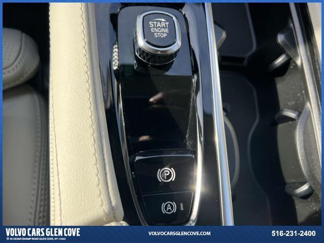Photo of 2025 Crystal White Pearl Volvo XC90 Plug-In Hybrid