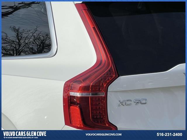 Photo of 2025 Crystal White Pearl Volvo XC90 Plug-In Hybrid