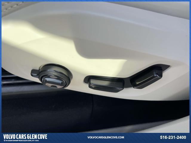 Photo of 2025 Crystal White Pearl Volvo XC90 Plug-In Hybrid