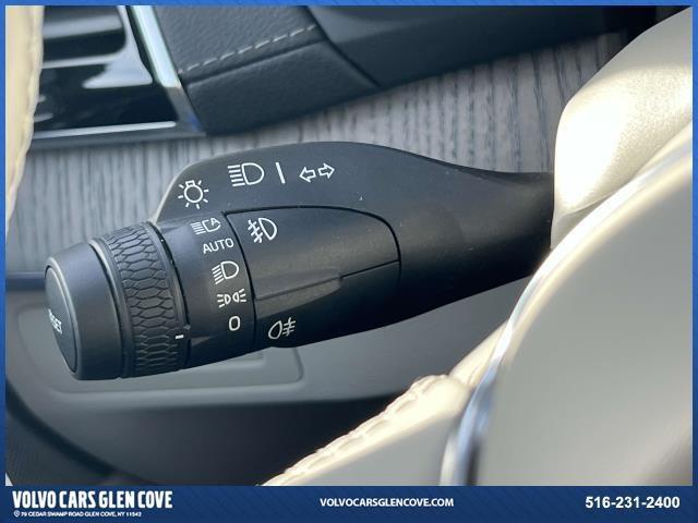 Photo of 2025 Crystal White Pearl Volvo XC90 Plug-In Hybrid