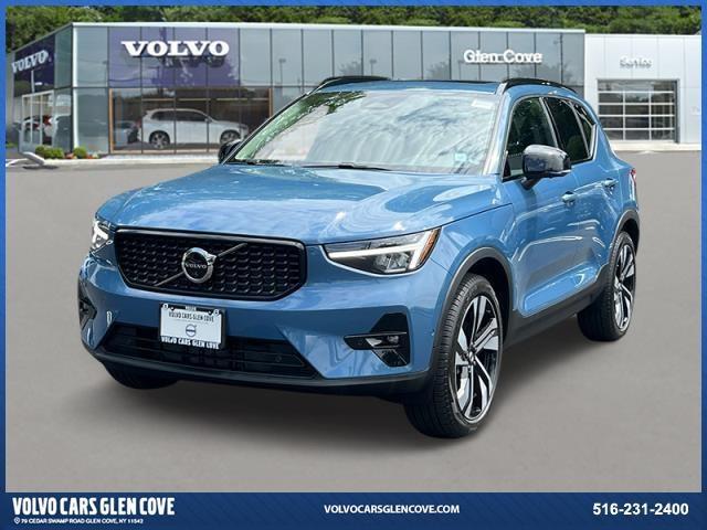 Photo of 2023 Fjord Blue Metallic Volvo XC40