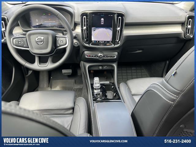 Photo of 2023 Fjord Blue Metallic Volvo XC40
