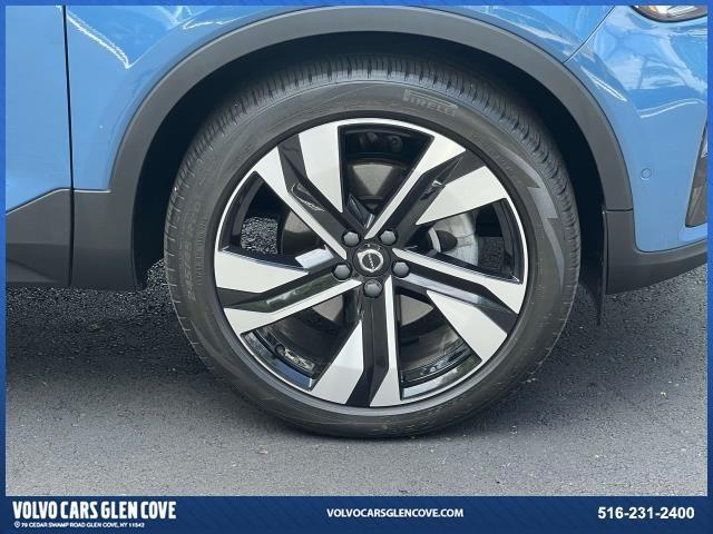Photo of 2023 Fjord Blue Metallic Volvo XC40