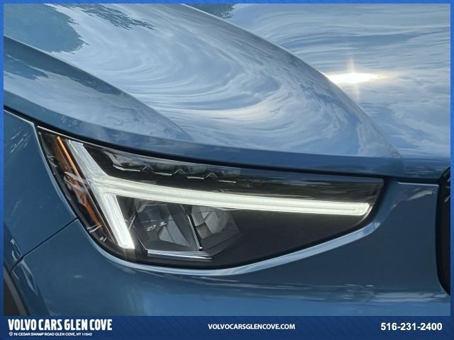 Photo of 2023 Fjord Blue Metallic Volvo XC40
