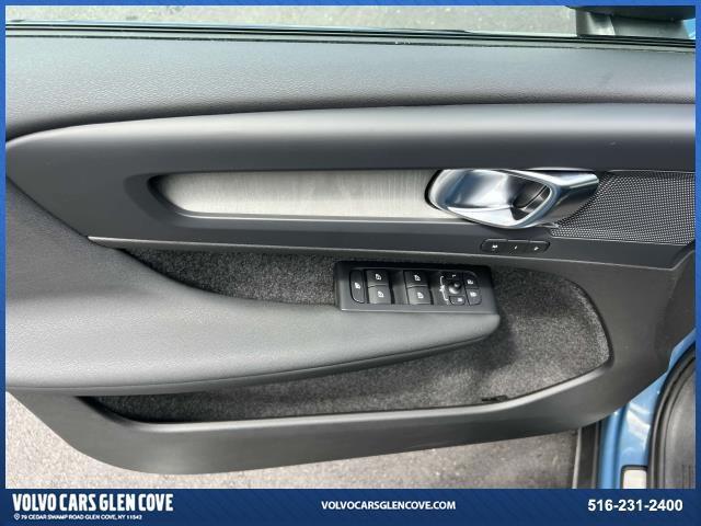 Photo of 2023 Fjord Blue Metallic Volvo XC40