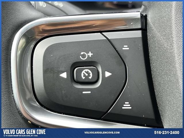 Photo of 2025 Silver Volvo XC40