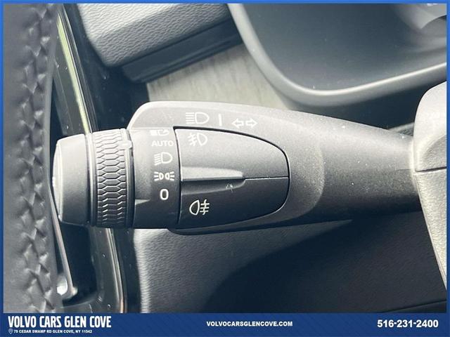 Photo of 2025 Silver Volvo XC40