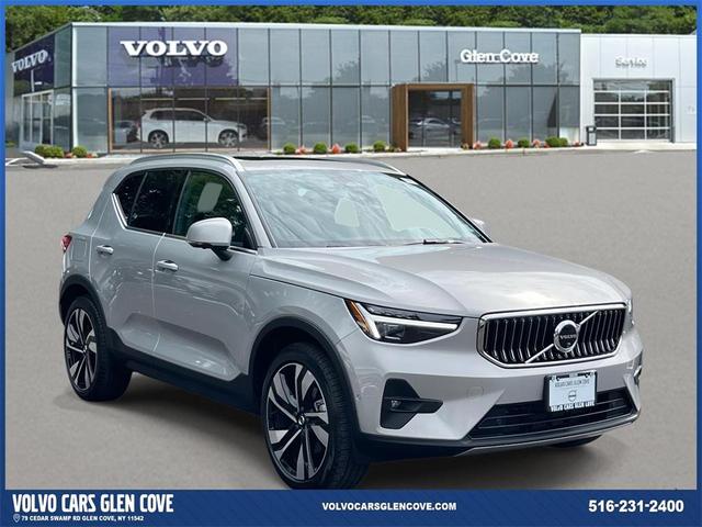 Photo of 2025 Silver Volvo XC40