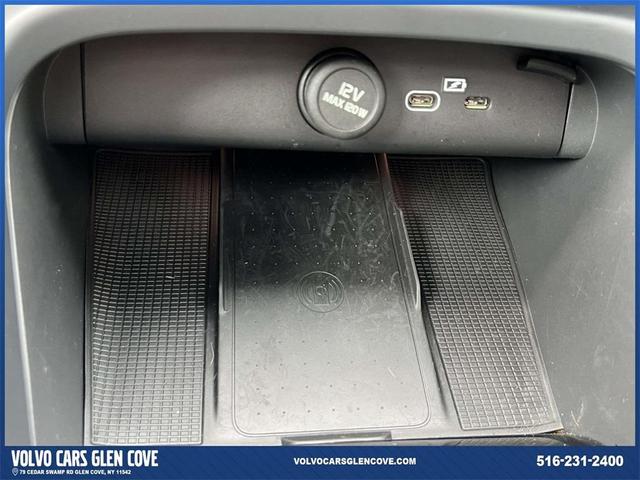 Photo of 2025 Silver Volvo XC40