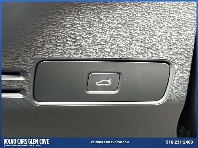 Photo of 2025 Silver Volvo XC40