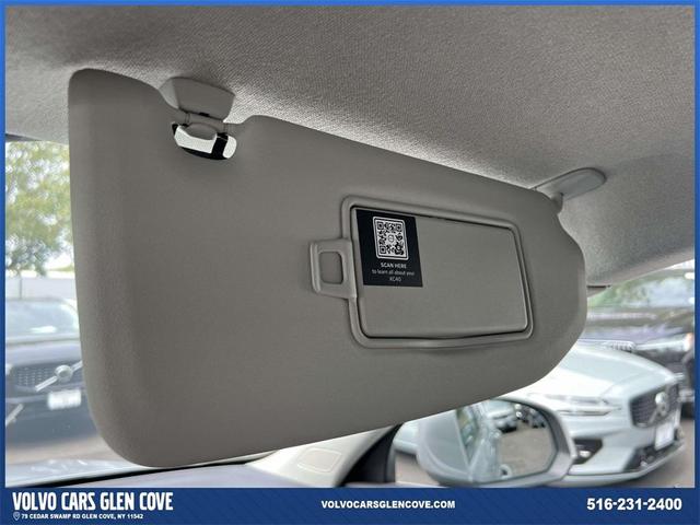 Photo of 2025 Silver Volvo XC40