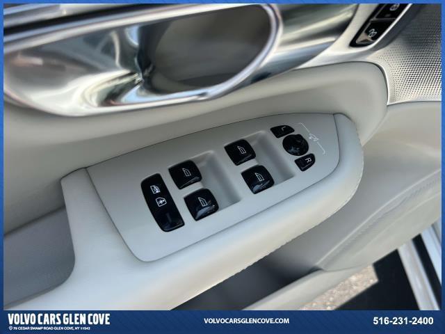 Photo of 2023 Crystal White Metallic Volvo XC90 Recharge Plug-In Hybrid