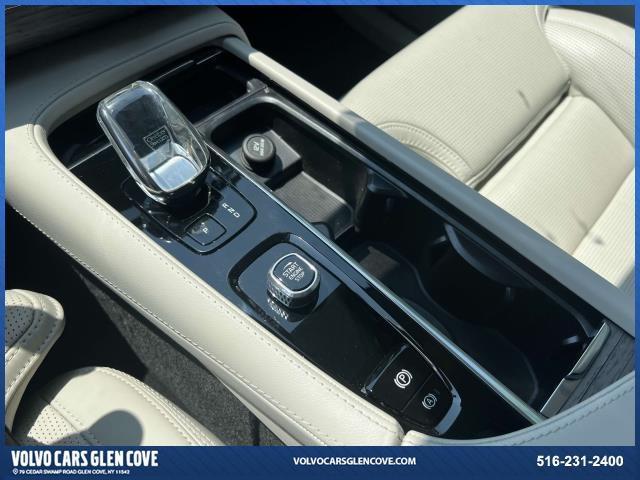Photo of 2023 Crystal White Metallic Volvo XC90 Recharge Plug-In Hybrid