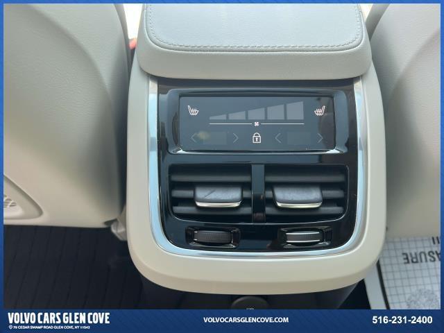 Photo of 2023 Crystal White Metallic Volvo XC90 Recharge Plug-In Hybrid