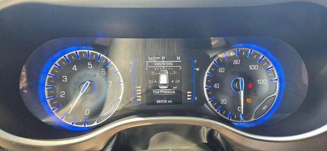 Photo of 2018 Gray Chrysler Pacifica