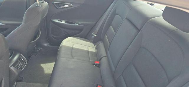Photo of 2020 Silver Ice Metallic Chevrolet Malibu