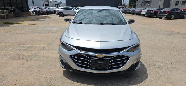 Photo of 2020 Silver Ice Metallic Chevrolet Malibu