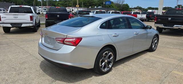 Photo of 2020 Silver Ice Metallic Chevrolet Malibu