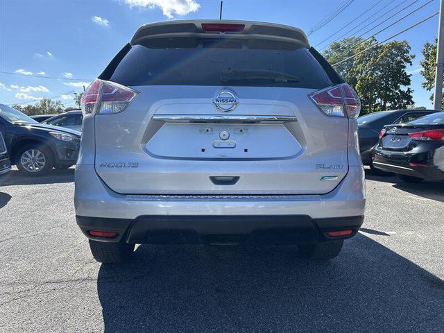 Photo of 2014 Brilliant Silver Nissan Rogue