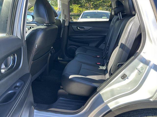 Photo of 2014 Brilliant Silver Nissan Rogue
