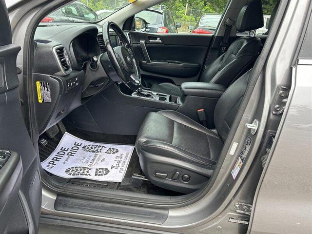 Photo of 2017 Mineral Silver Kia Sportage