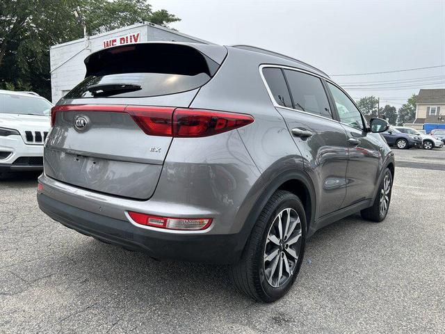 Photo of 2017 Mineral Silver Kia Sportage