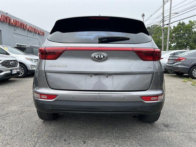 Photo of 2017 Mineral Silver Kia Sportage