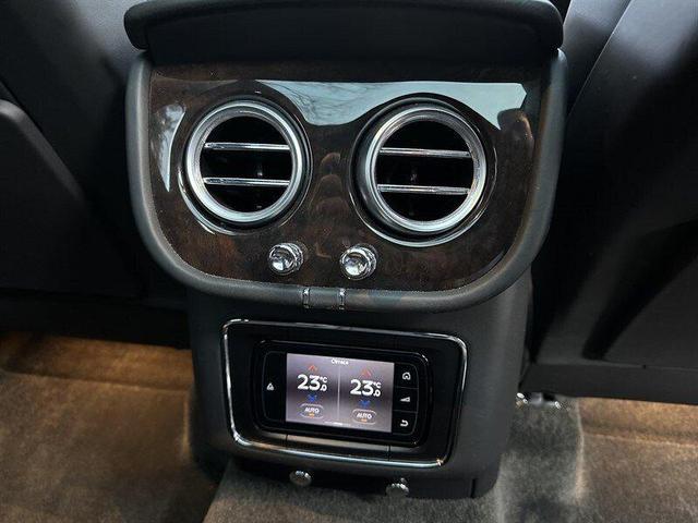 Photo of 2017 Black Crystal Metallic Bentley Bentayga