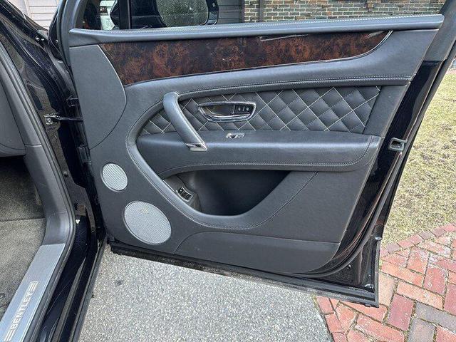 Photo of 2017 Black Crystal Metallic Bentley Bentayga