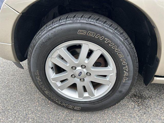 Photo of 2007 Dark Blue Pearl Clearcoat Metallic Ford Explorer