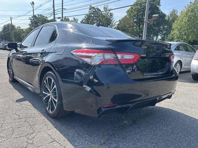 Photo of 2020 Midnight Black Metallic Toyota Camry
