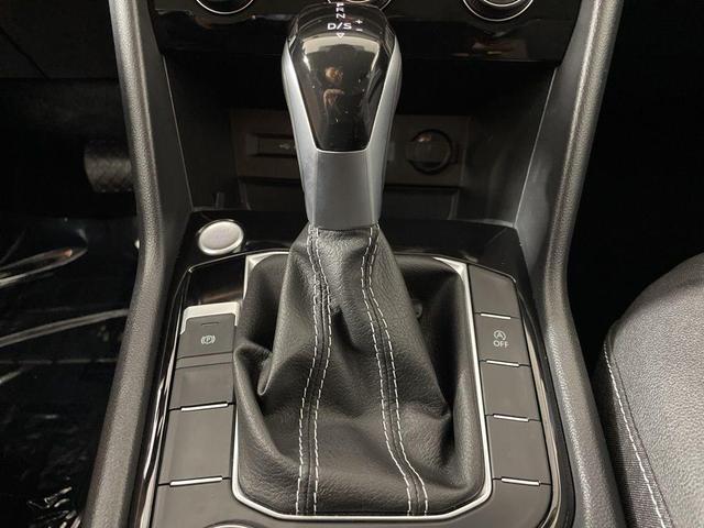Photo of 2024 Deep Black Pearl Effect Volkswagen Taos