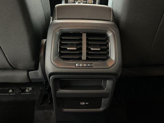 Photo of 2024 Deep Black Pearl Effect Volkswagen Taos