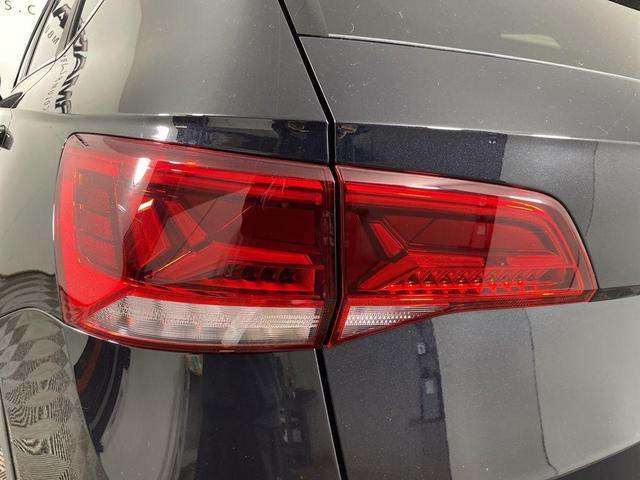 Photo of 2024 Deep Black Pearl Effect Volkswagen Taos
