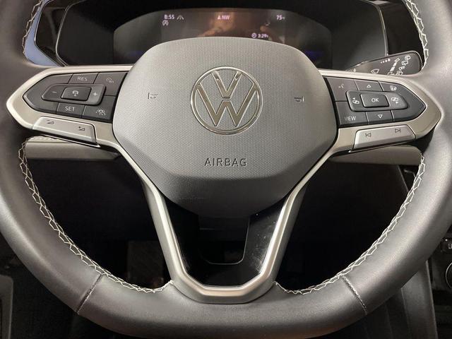 Photo of 2024 Deep Black Pearl Effect Volkswagen Taos